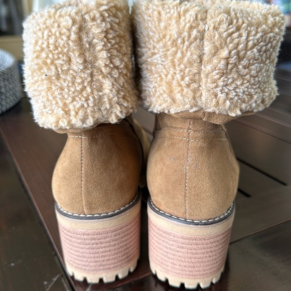 Faux Suede Ankle Boots with Fur Lining Lug Sole Sz 9 - Picture 5 of 11
